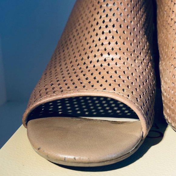 Franco Sarto Tan Leather Perforated Sling Back Heeled Sandals 10M - Picture 9 of 11